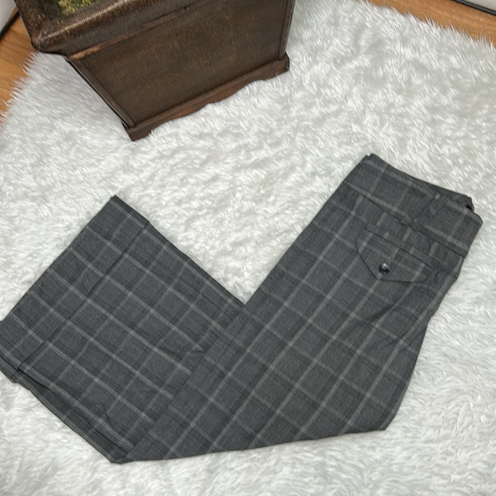 BEBE City style capris - Picture 4 of 4